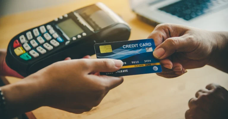 What are the Benefits of Paying Utility Bills with Credit Cards: The Top 5 Favourites
